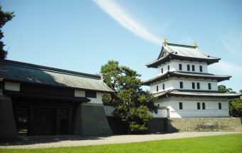 戊辰戦争の歴史を刻む、北海道で唯一の日本式城郭「松前城」