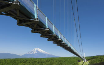 全長400mの大吊橋と冒険心をそそるアウトドアのアクティビティ！「三島スカイウォーク」