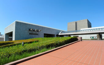 先史・古代から現代までの日本の歴史と民俗文化を展示する「国立歴史民俗博物館」