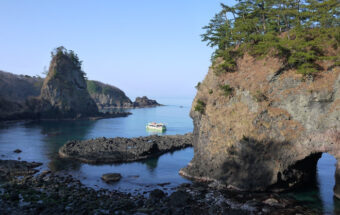 日本海の荒波が創り出した絶景「能登金剛」を海から眺める「能登金剛遊覧船」